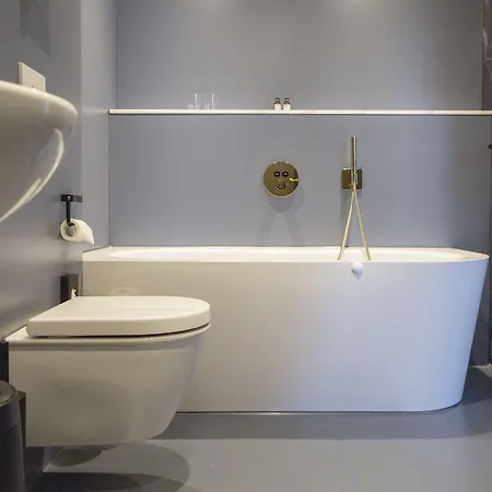 The Fritz Koenigsallee 4*