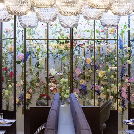 ザ フリッツ ケーニヒスアレー ホテル