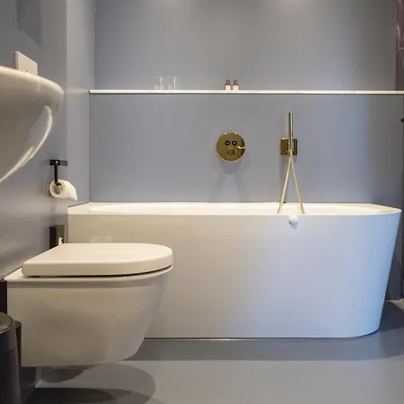 The Fritz Koenigsallee 4*